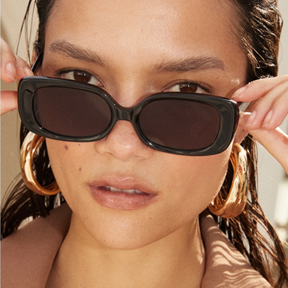 NEW Velvet Canyon Zou Bisou Sunglasses in Black